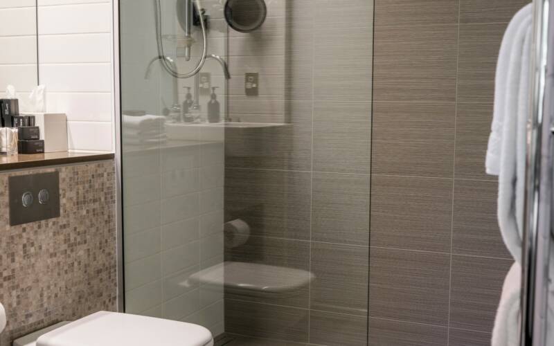 TGH_Premium Executive Twin_Bathroom